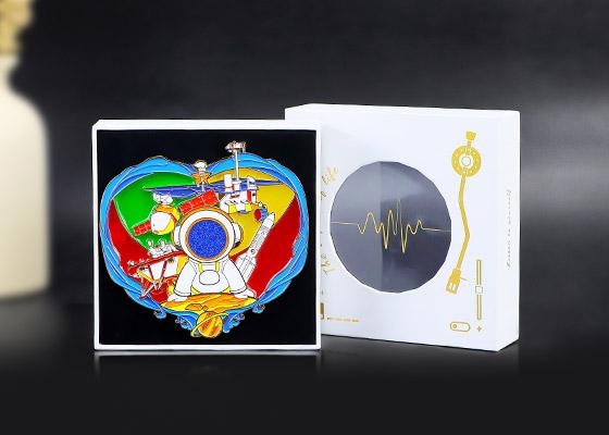 航天透明琺瑯金屬徽章定制